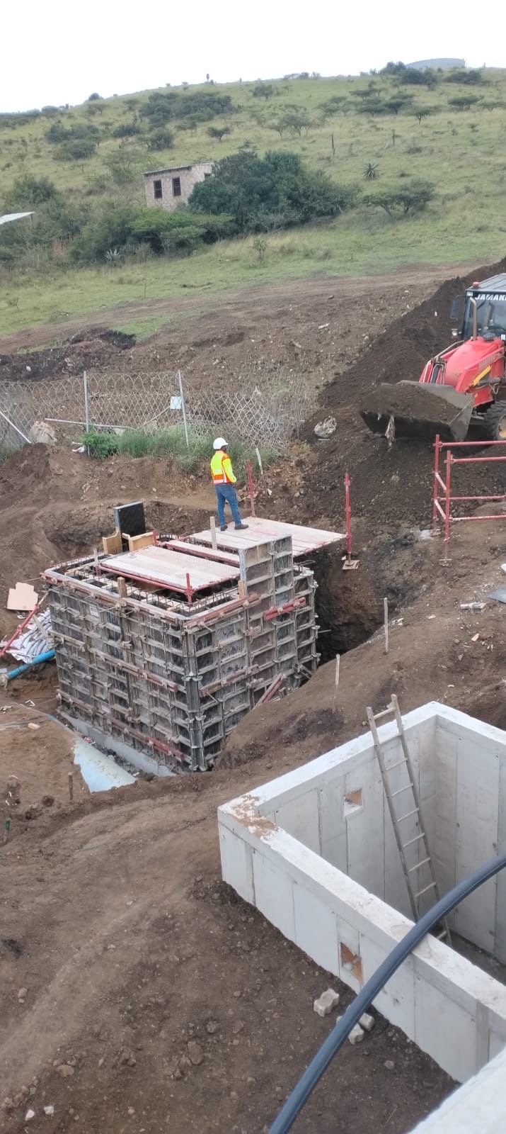 Water infrastructure formwork with TLB on site